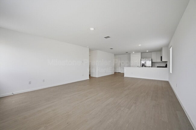 Building Photo - 3719 Longleaf Dr
