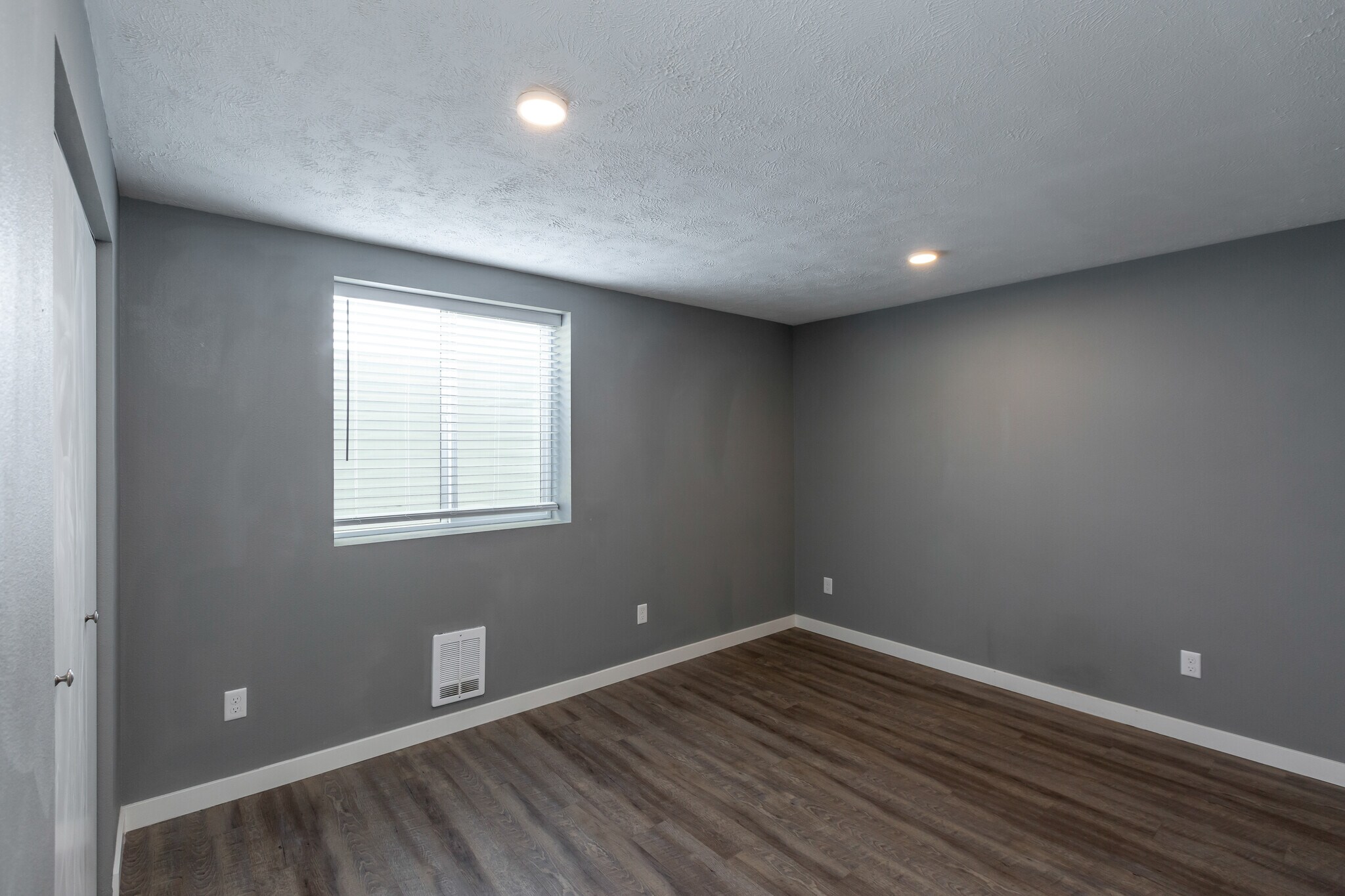 Building Photo - 3507 E 57th Ave