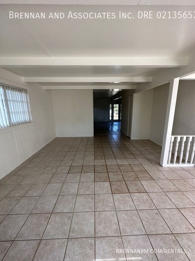 Building Photo - 820 Hickory Ct