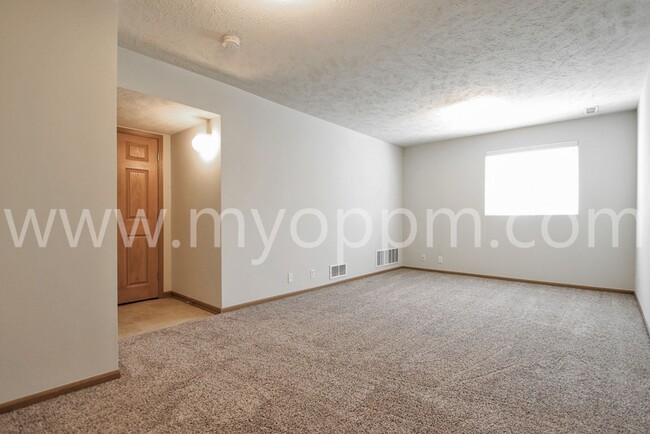 Building Photo - Coming Soon! Inviting 2+ Bed / 2 Bath Home...