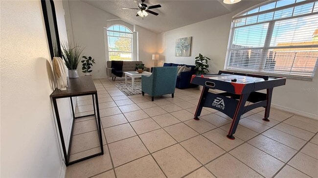 Building Photo - 605 Rochester Loop