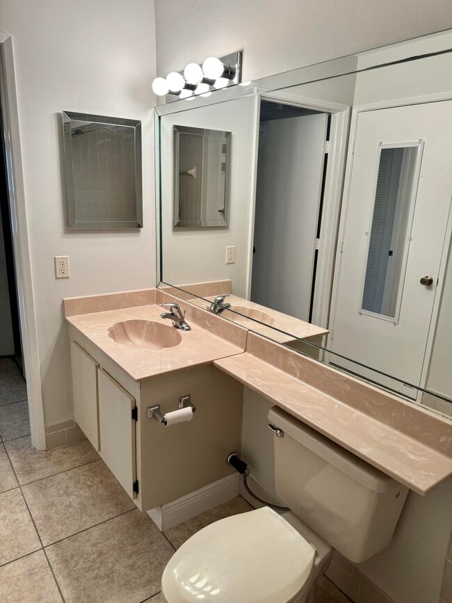 Building Photo - 9071 Tracy Ct