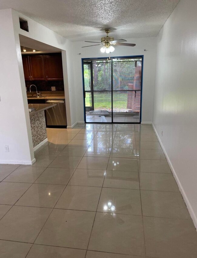 Building Photo - 4285 Oak Terrace Dr