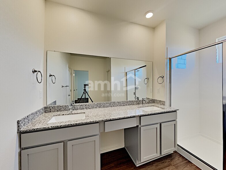 Building Photo - 2723 Spencebrook