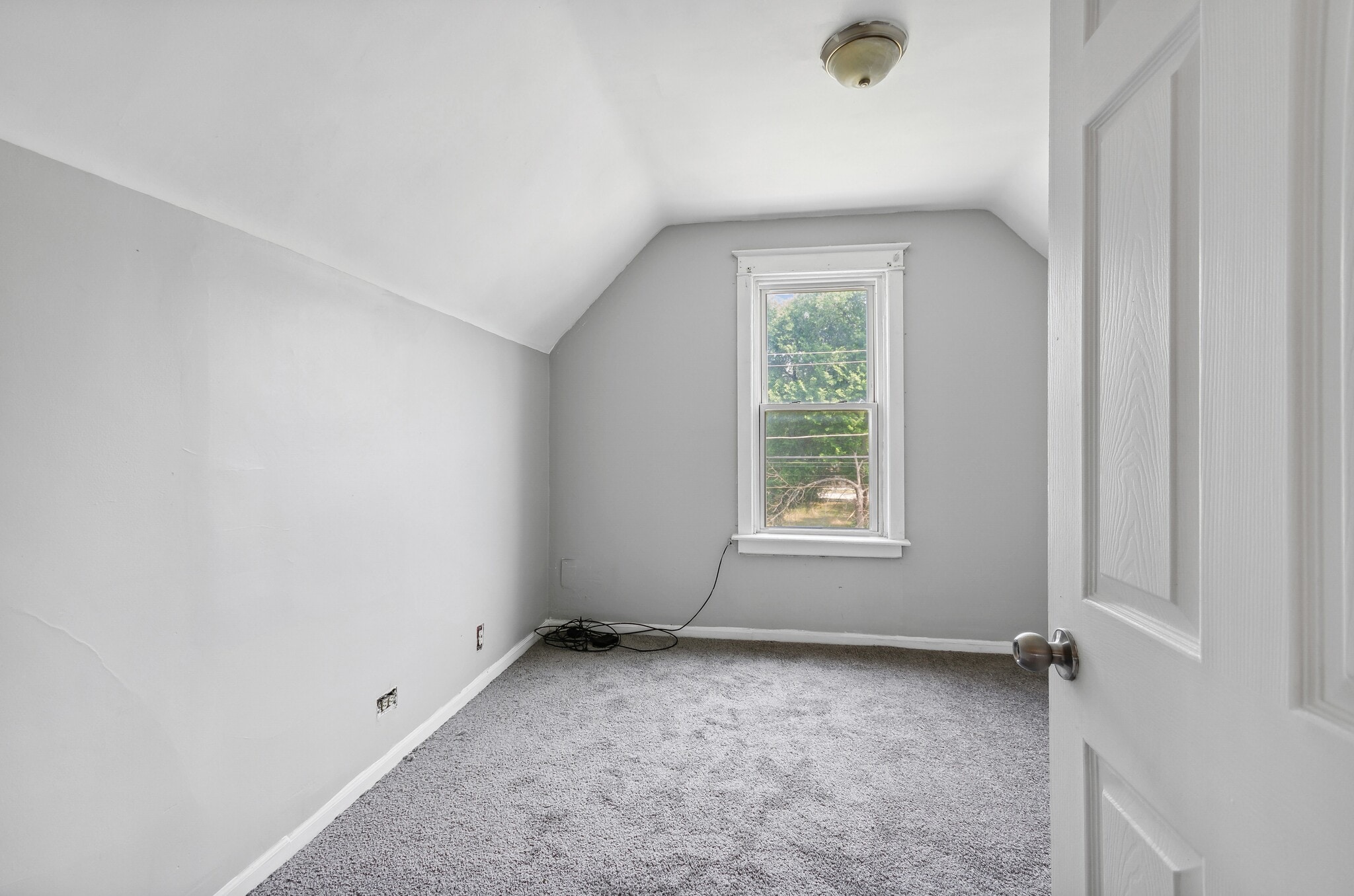 Building Photo - 10643 S Calhoun Ave