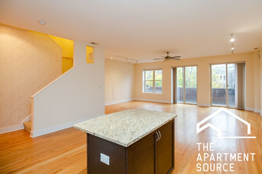 Primary Photo - 2504 N Willetts Ct