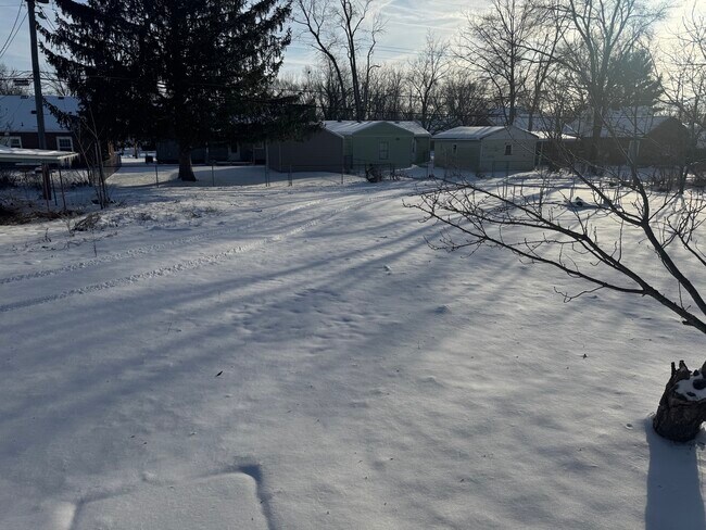 Building Photo - 17 S Crawford St