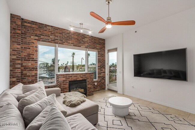 Building Photo - 2302 N Central Ave