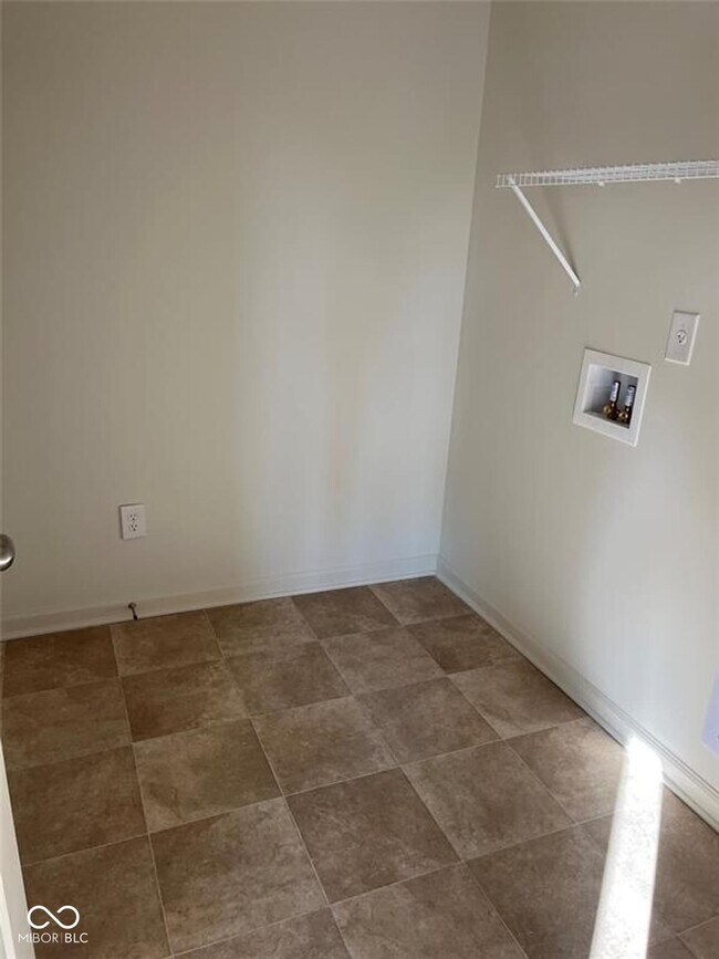 Building Photo - 4824 Oak Hl Dr