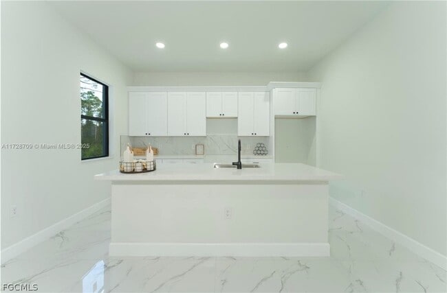 Building Photo - 729 Giorgio Ave