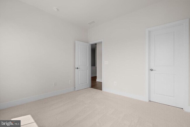 Building Photo - 114 Galaxy Pl