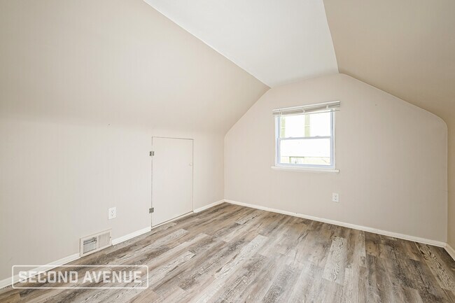 Building Photo - 223 Auburn St