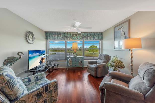 Building Photo - 33 Plantation Dr