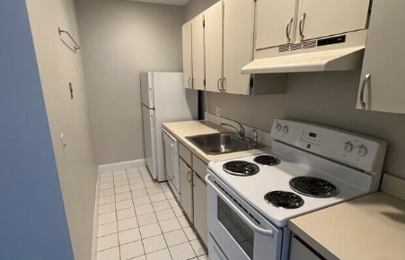 *Pictures are representative samples of the advertised unit. In some cases, the actual units you tou - 5 Albemarle St