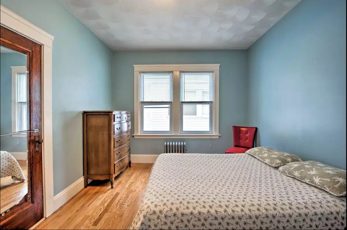 Building Photo - 36 Pembroke Ave