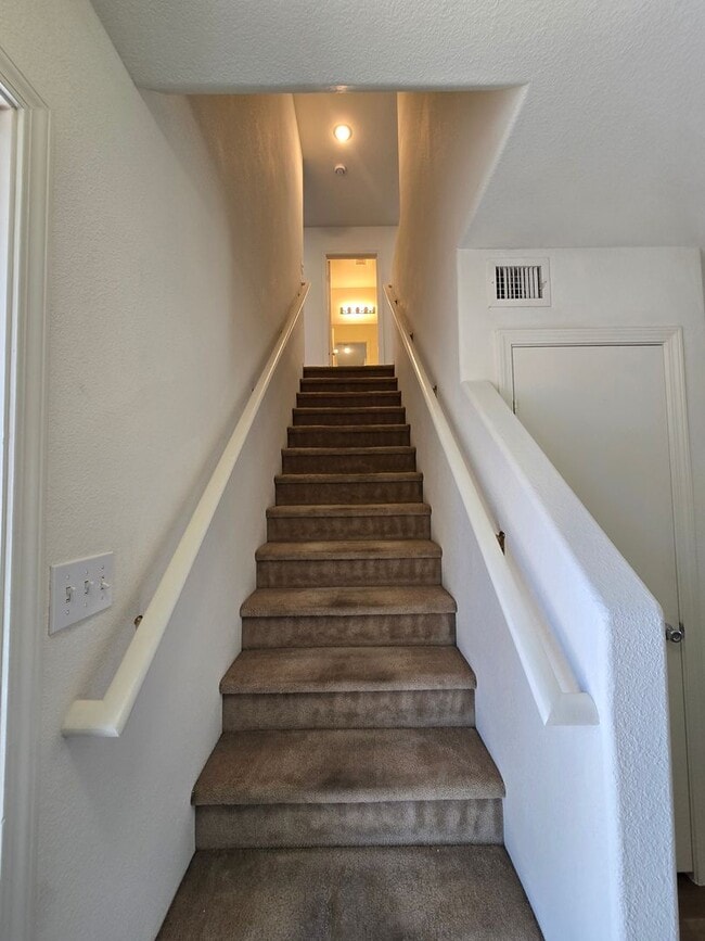 Building Photo - A FABULOUS 3 Bedroom home in desirable Silverado Ranch!