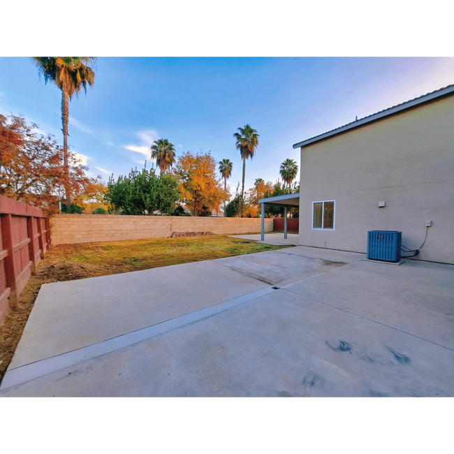 Building Photo - Comfortable Two-Story 4BR Home in Fresno!