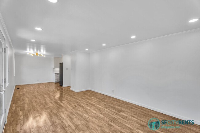 Building Photo - Noe Valley/Dolores Heights: Luxury Condo w/ Expansive Private Deck & 2 Car Parking