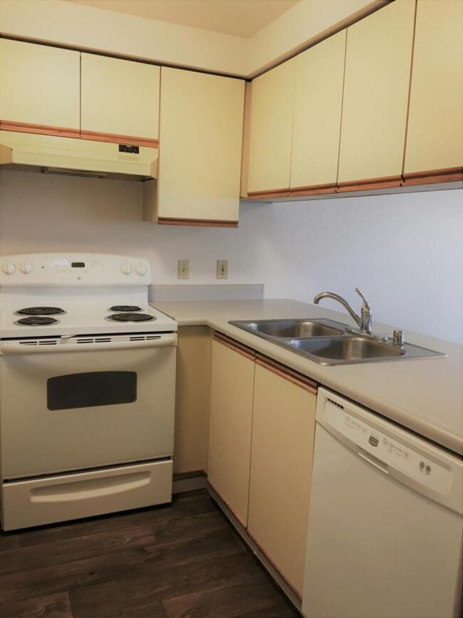 Building Photo - 2 bedroom in Seattle WA 98115