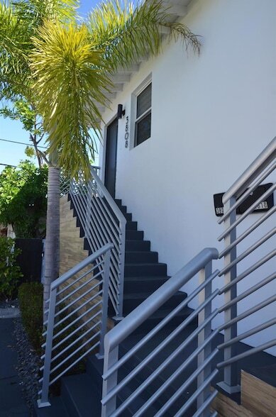 Building Photo - 3808 S Olive Ave