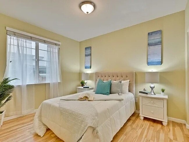 Building Photo - SAN JOSE-beautiful  townhome with tandem two car garage, newer construction