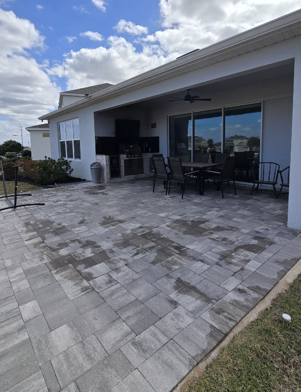 Building Photo - 2830 High Pointe St