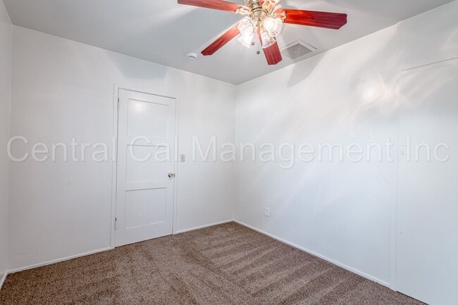 Building Photo - 347-351 E Marengo Ave