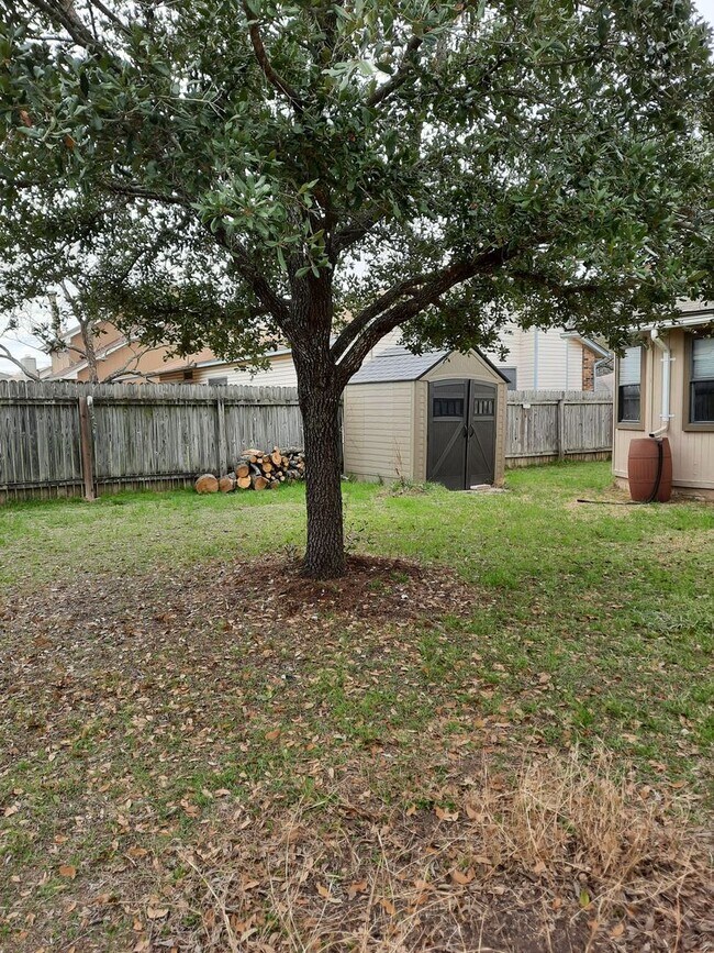 Building Photo - Solar-Powered Pflugerville Property - Lots Of Room and Backyard Living