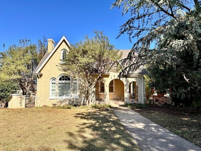 Primary Photo - 1947 NW 20th St