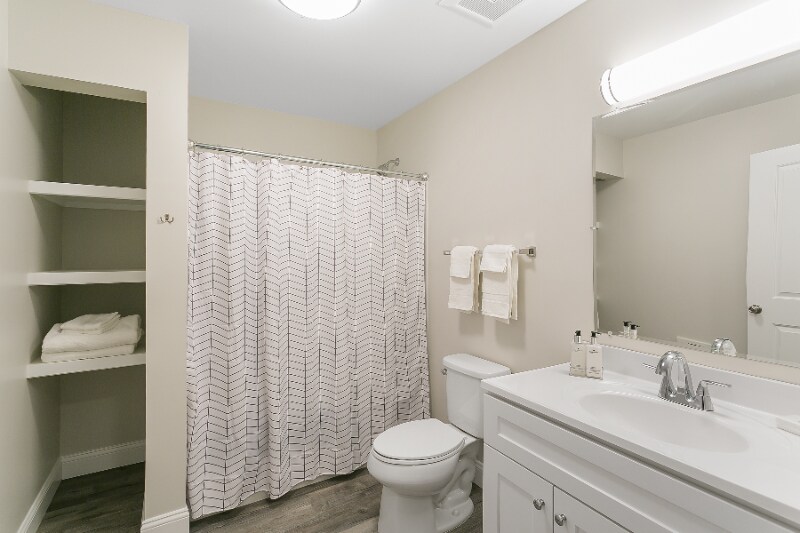 Building Photo - 1645 Black Rock Tpke