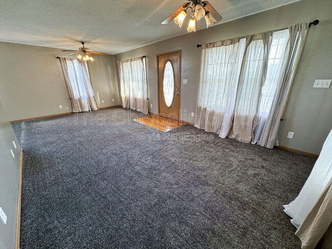 Building Photo - 402 S Illinois St