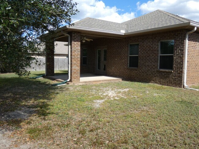 Building Photo - 3-Bedroom All Brick Home - Terra Bella