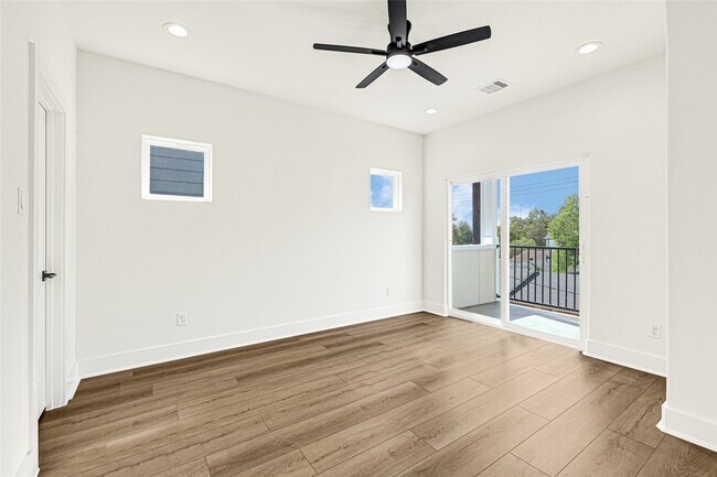 Building Photo - 3108 Arlington St