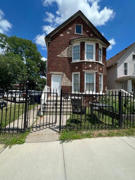 Building Photo - 2020 24th St