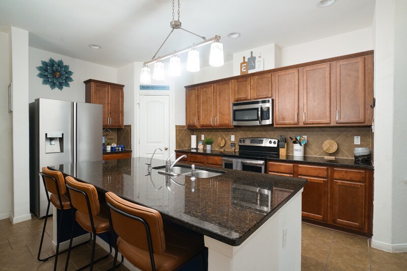Building Photo - 1802 Gray Fox Creek
