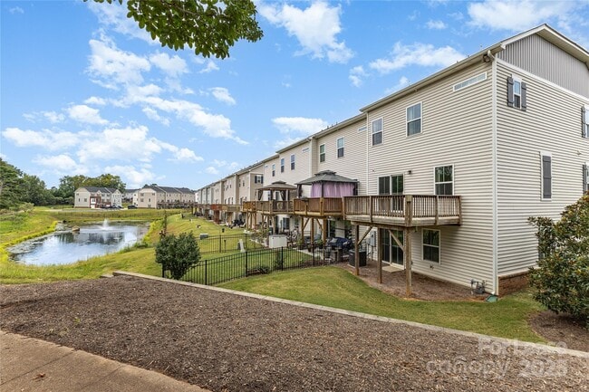 Building Photo - 2523 Grantham Place Dr