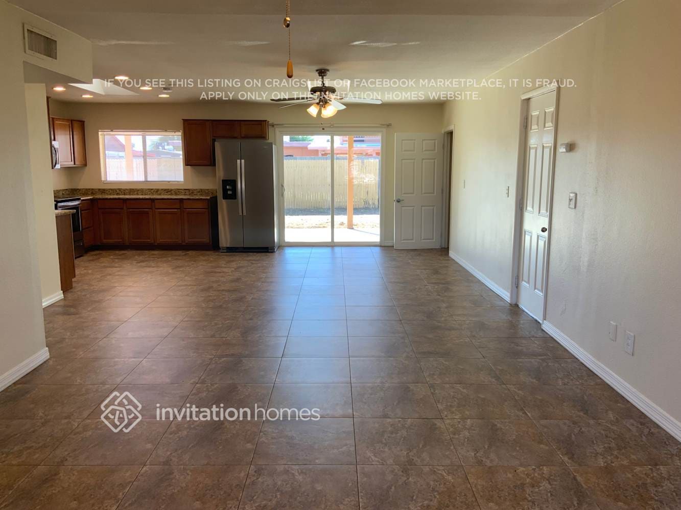 Building Photo - 3033 E Corrine Dr