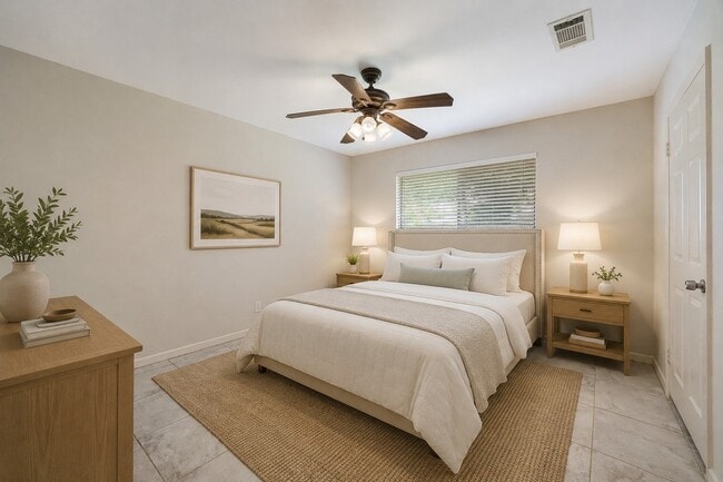 Building Photo - 5554 Beechnut St