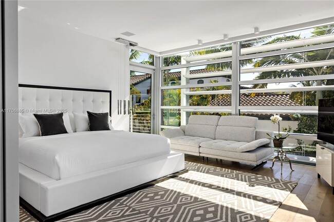 Building Photo - 440 S Hibiscus Dr