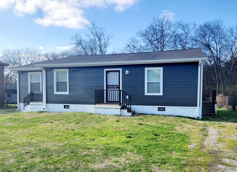 Building Photo - 640 Rowan Dr