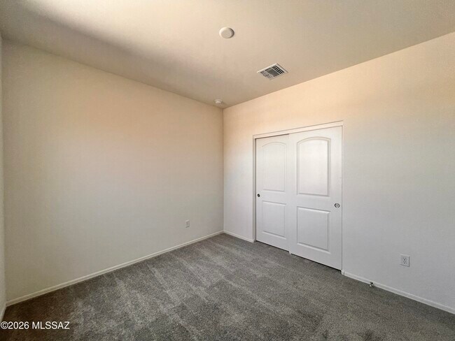 Building Photo - 10004 E Lebaron Dr