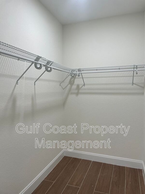 Building Photo - 126 Viewpoint Dr