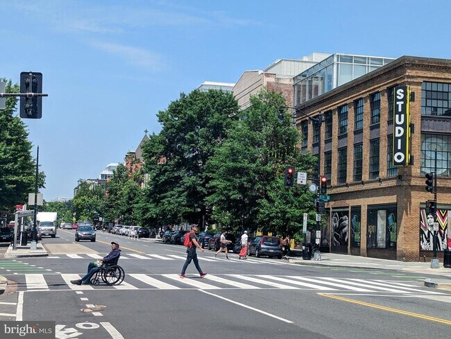 Building Photo - 1300 N St NW