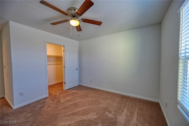 Building Photo - 3863 Summit Ave