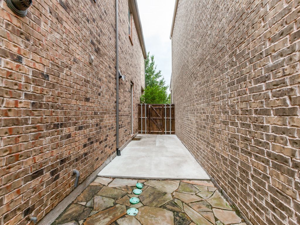 Building Photo - 605 Ansley Wy