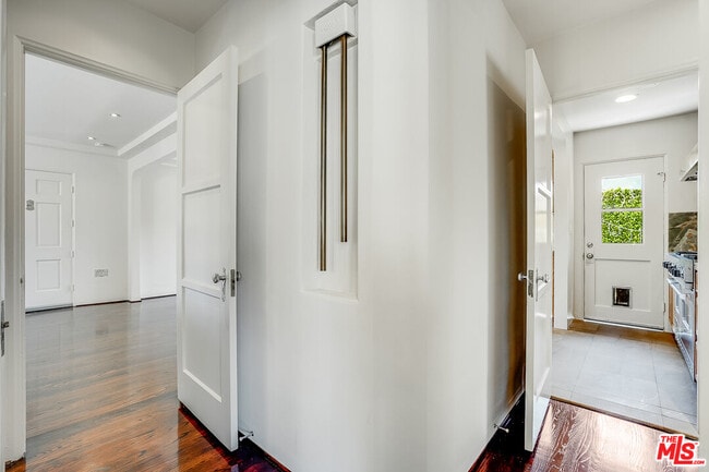 Building Photo - 2128 Ashland Ave