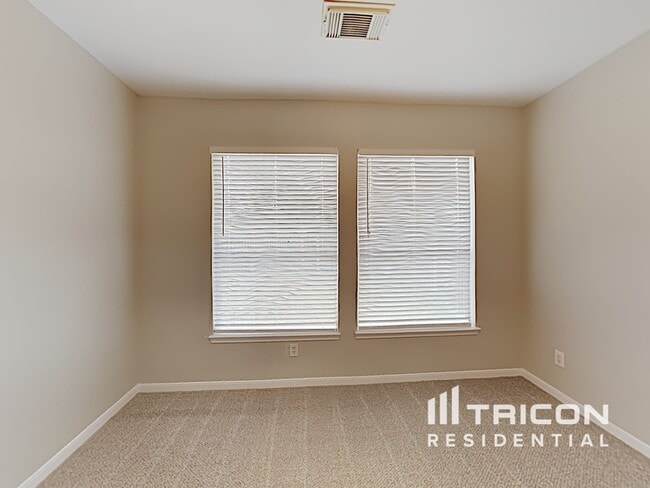 Building Photo - 21147 Sprouse Cir