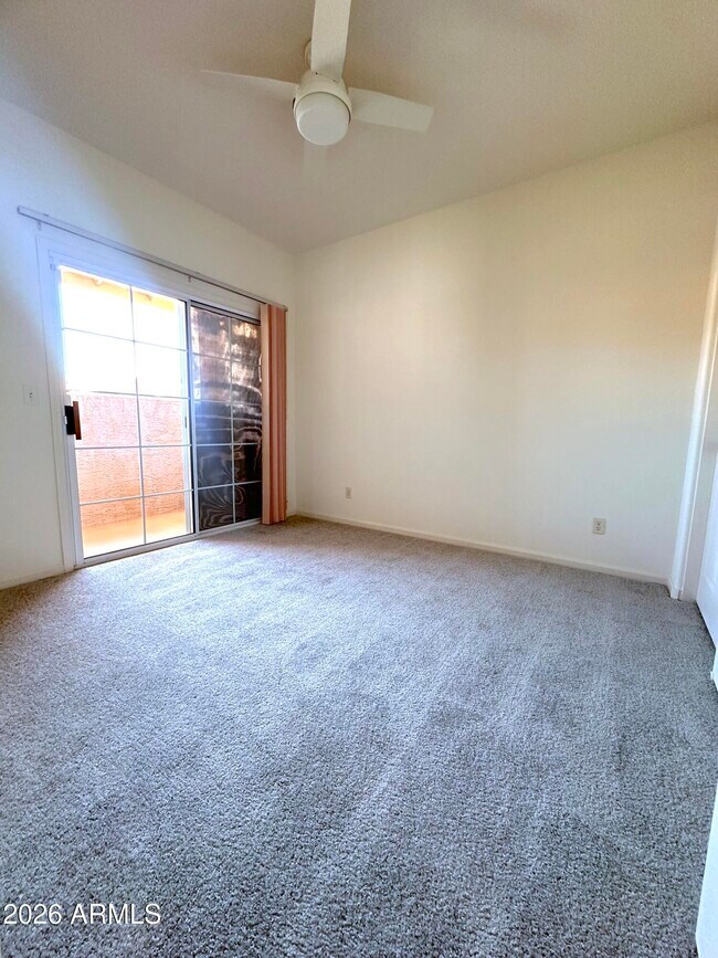 Building Photo - 1601 E Glenhaven Dr