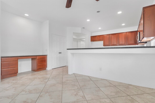 Building Photo - 50342 San Capistrano Dr