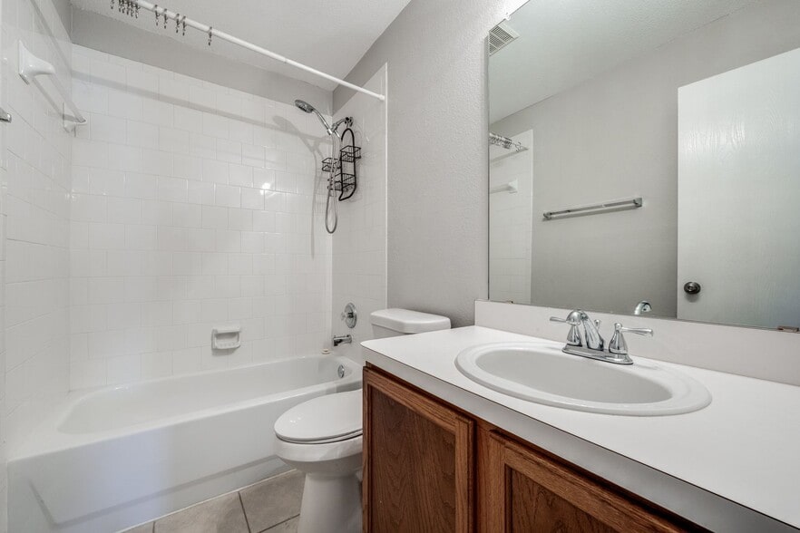 Building Photo - 4313 Sonoma Dr